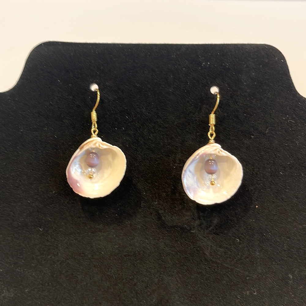 Handmade Earring’s with Clam Seashell, purple, crystal and gold bead accents.